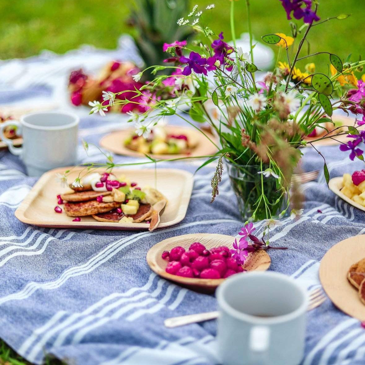 Playful Pastimes Jigsaw Puzzle Spring Picnic | 500 pieces Puzzle
